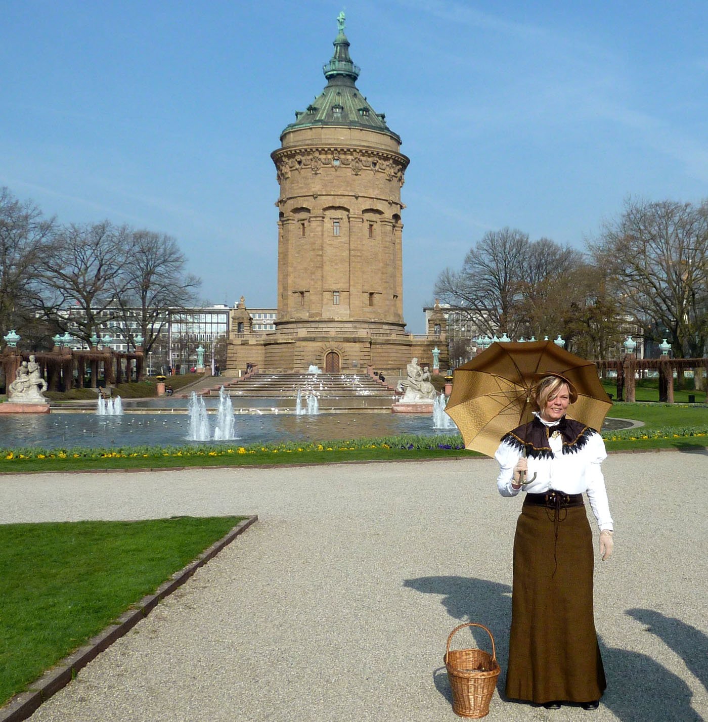 Öffentliche Kostümführung: Mit Bertha Benz durch Mannheim