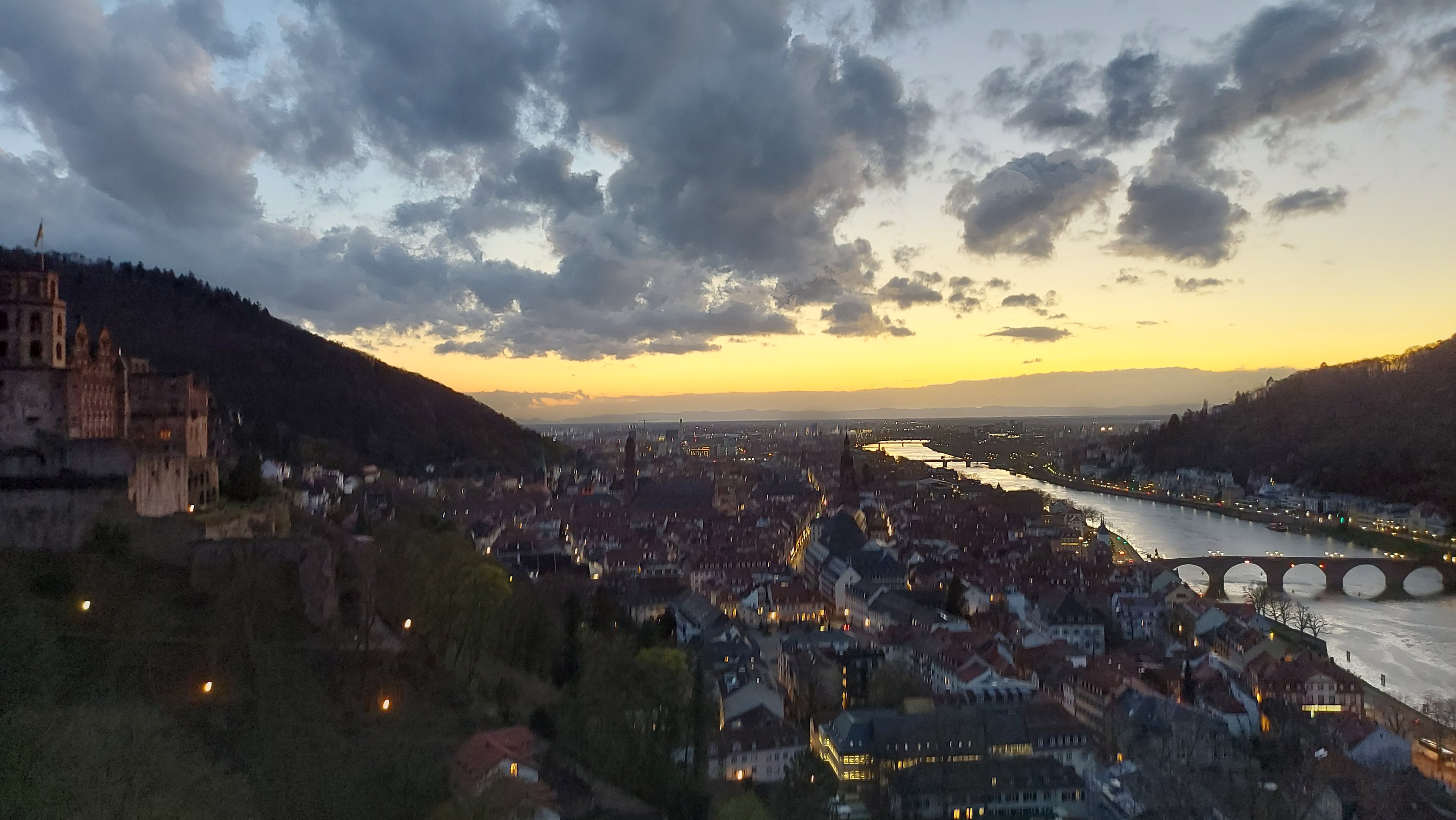 Romantisches Heidelberg bei Abenddämmerung 