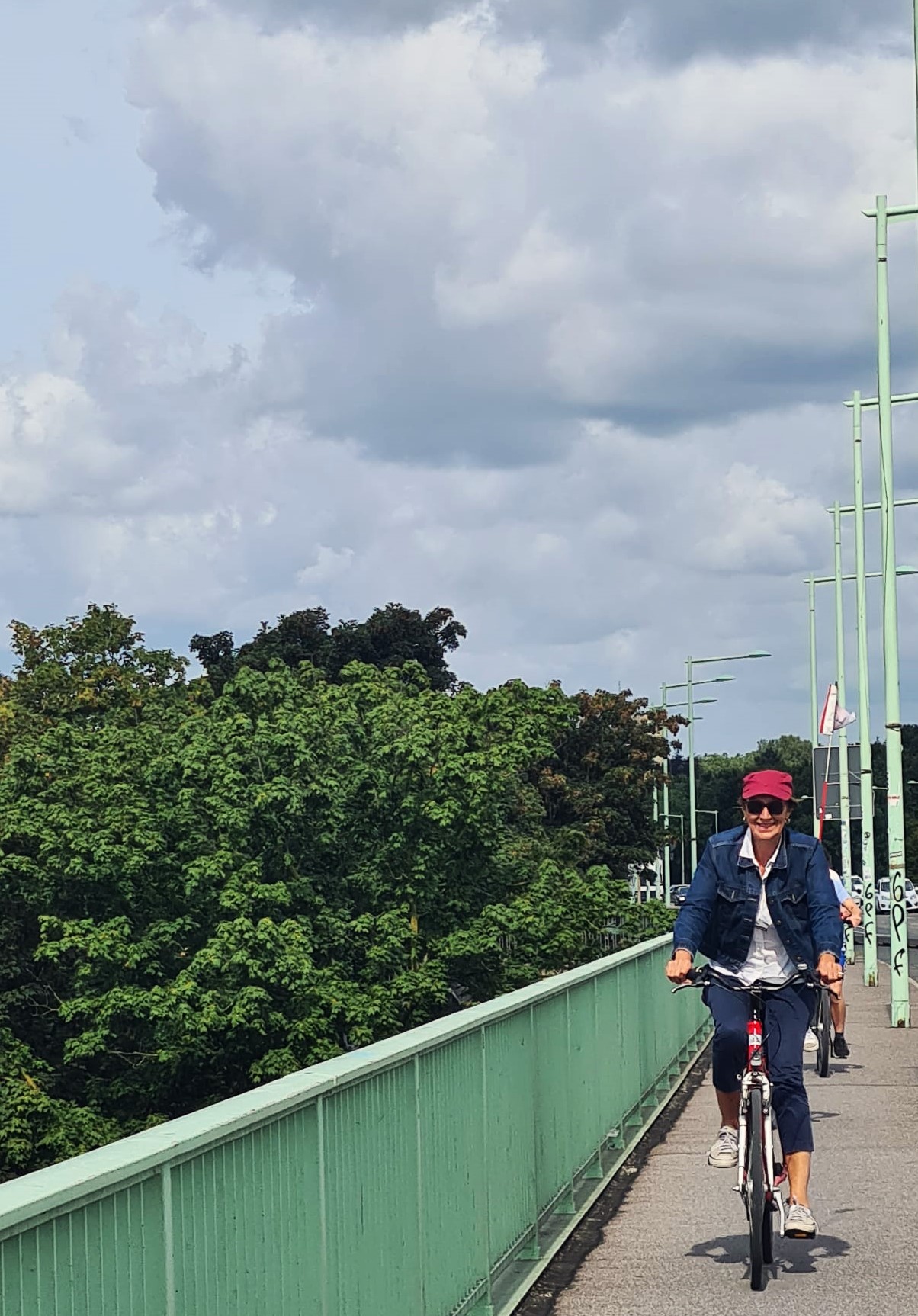 „FASCINATION COLOGNE“ 3-hour GUIDED BIKE RIDE through COLOGNE 