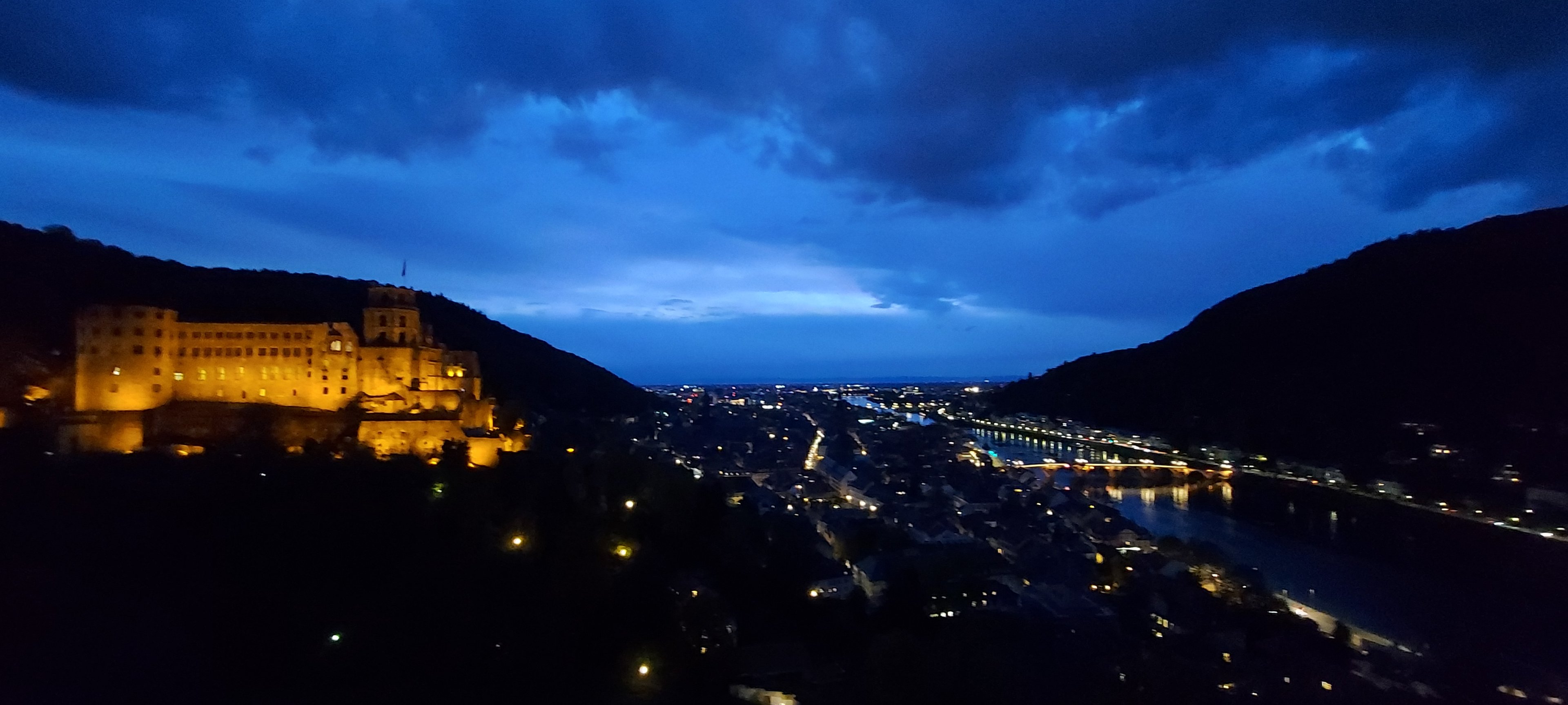 Romantisches Heidelberg bei Abenddämmerung 
