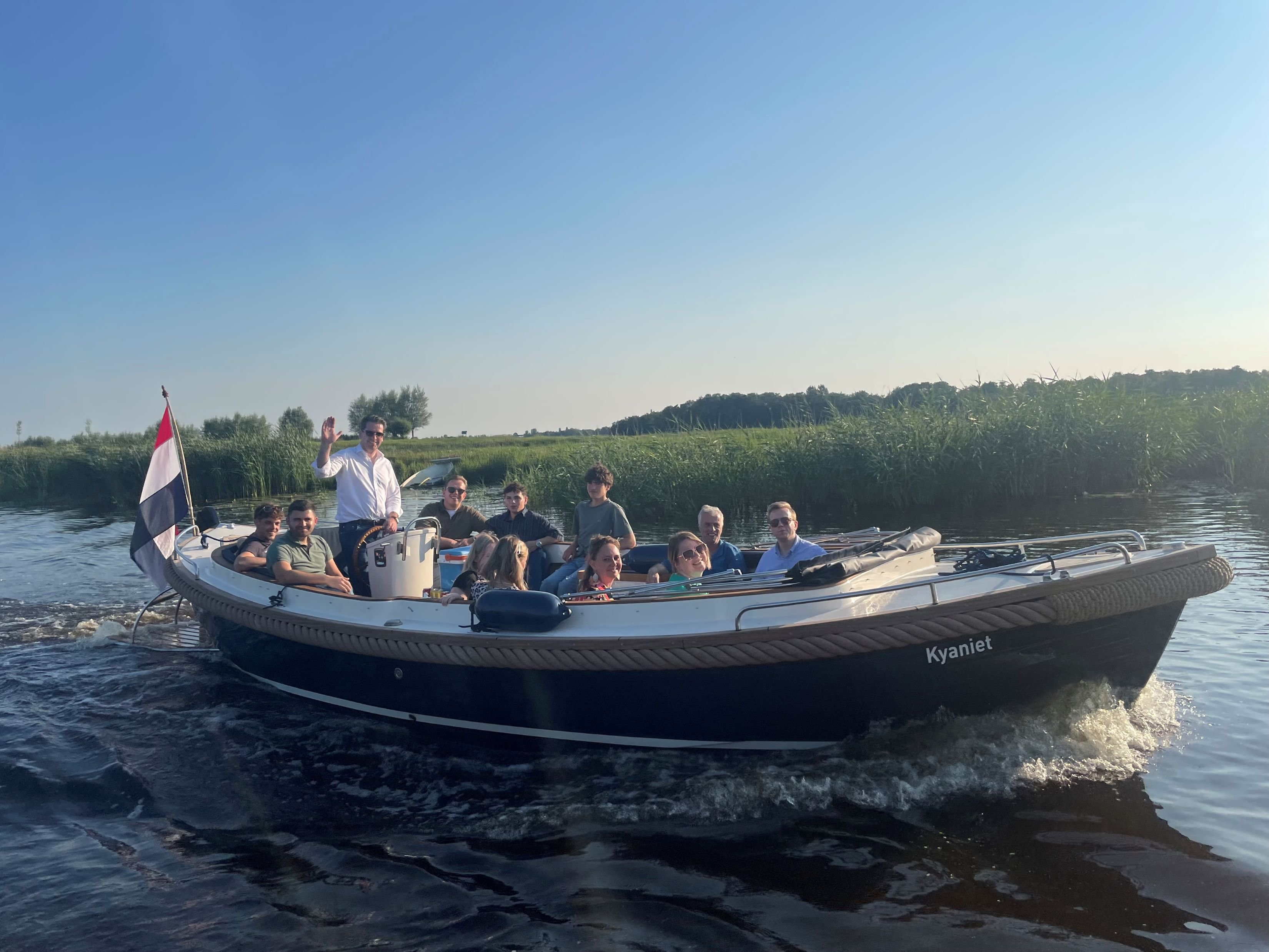 Privatboot-Fahrt mit Kapitän, 1,5h, bis 12 Gäste